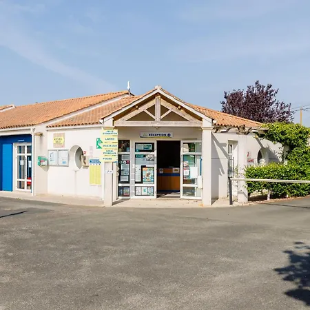 Bel Air Village La Baie Camping
